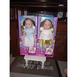 TOTALLY MY STYLE PAYTON DOLL (PICTURE ONLY PAYTON DOLL WITH GOLD SKIRT)
